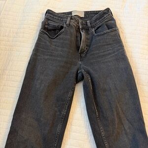 Everlane Slim Straight Jeans in Charcoal Wash
